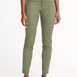 NWT- light green old navy pixie pant